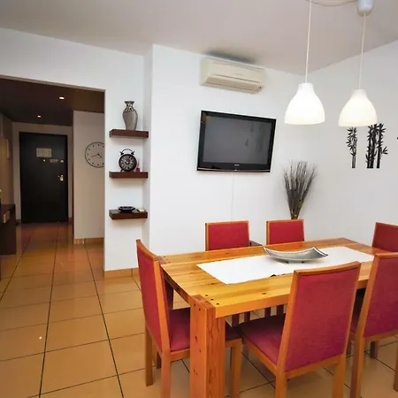 Apartment C002 *